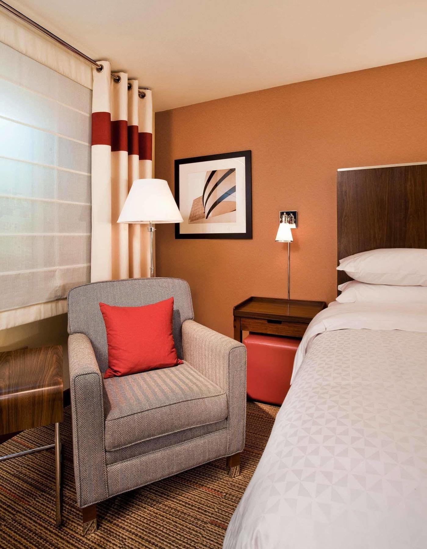 Four Points By Sheraton Airport Hotel 3*